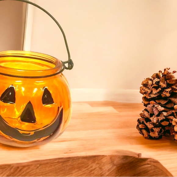 Spooktacular! Glass Jack O Lantern, decorative candy Pail or 2 hand towels. - Picture 2 of 7